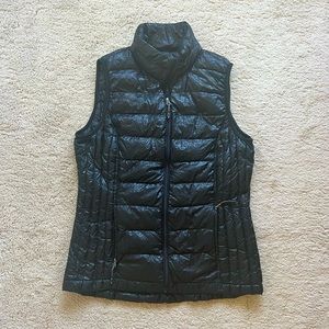 Black puffer vest